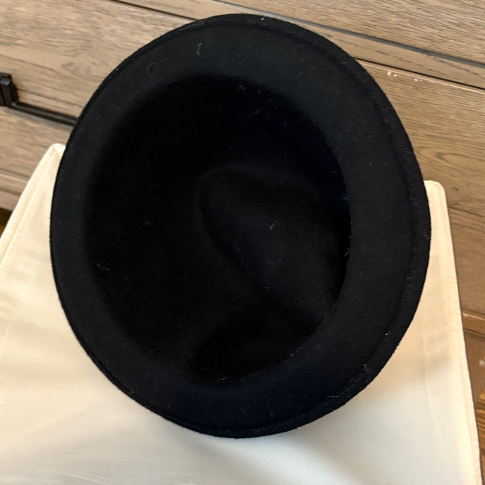 Stylish Black Fedora Hat - Picture 2 of 3